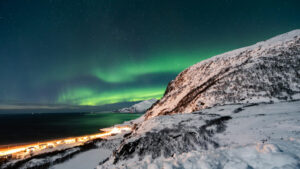 Spot au-dessus de Grøtfjord pour admirer les aurores boréales sous un ciel complétement dégagé.