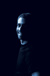 Réalité-Companie-GUILD-1 Portrait d'un acteur de la pièce de théâtre : RÉALITÉ ?