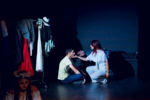 Réalité-Companie-GUILD-55 Scène de la pièce de théâtre : RÉALITÉ ?